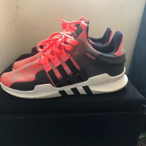 Adidas shoes size 9.5 with matching shirt size M